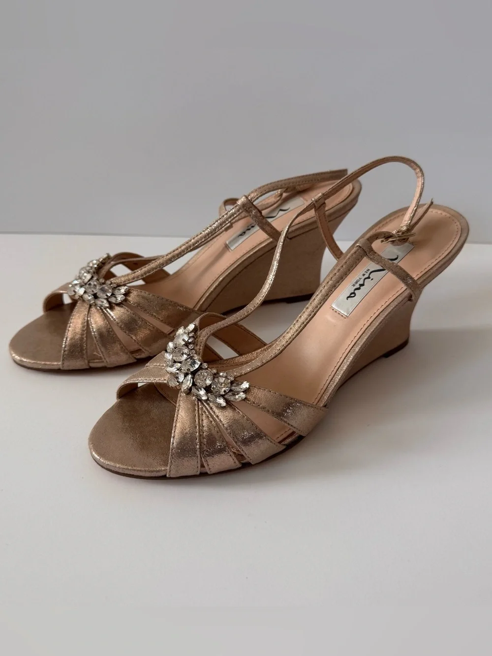 Nina Viani Dress Wedge Heel Sandal, Metallic Taupe Gold, Crystal Accents, sz 8.5